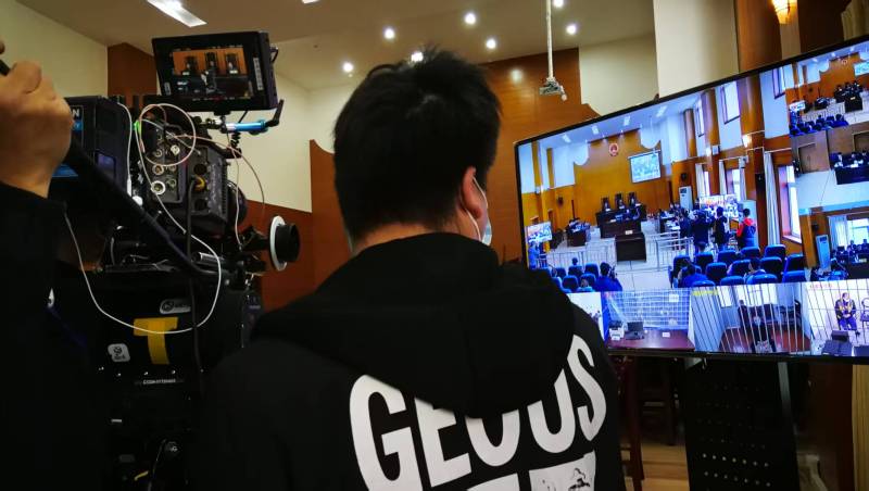 AI生成VS人工创意——白山广告片拍摄公司的技术浪漫主义实践
